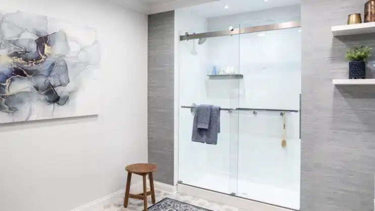 Tub-to-shower conversion in a modern bathroom